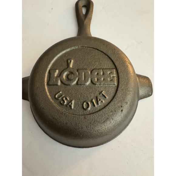 Vintage Lodge 3 1/2" Cast Iron Ashtray Trinket Tray 01AT - Picture 5 of 5